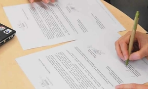 Providencia del Consejo de Estado repasa la línea jurisprudencial que diferencia los requisitos formales y sustanciales exigidos a los proponentes en los pliegos de condiciones en contratación estatal