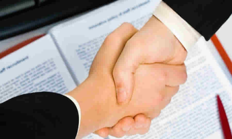 CE negó la excepción de falta de integración del litisconsorcio necesario en demanda que buscaba la responsabilidad extracontractual del D. T. y C. y otro por perjuicios a la demandante durante la construcción del anillo vial de Crespo -La Boquilla