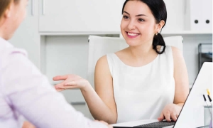 Todo usuario de un servicio público domiciliario tiene derecho a la presentación de peticiones, quejas o reclamos relativos a un contrato de servicios públicos