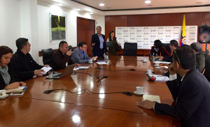 Gobierno fortalece mesa técnica para ampliar plantas de empleo y reducir contratos de servicios en el Estado