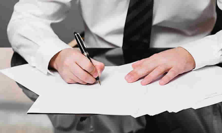 ¿Cuáles son las diferencias entre el contrato de fiducia mercantil y el contrato de fiducia pública según el Código de Comercio y la Ley 80 de 1993?: Colombia Compra