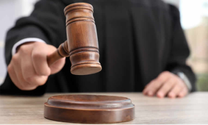 Consejo de Estado ordenó a la UAERMV pagar a Liberty Seguros S.A. los saldos pendientes de un contrato por error administrativo y compulsó copias para que se investiguen responsabilidades por el pago indebido de dichos saldos