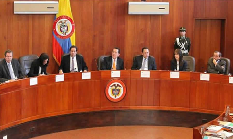 Consejo de Estado declaró nulidad parcial de la "Guía para la realización de la Consulta Previa con Comunidades Étnicas”, contenido en una Directiva Presidencial, dado el claro desbordamiento de la potestad reglamentaria