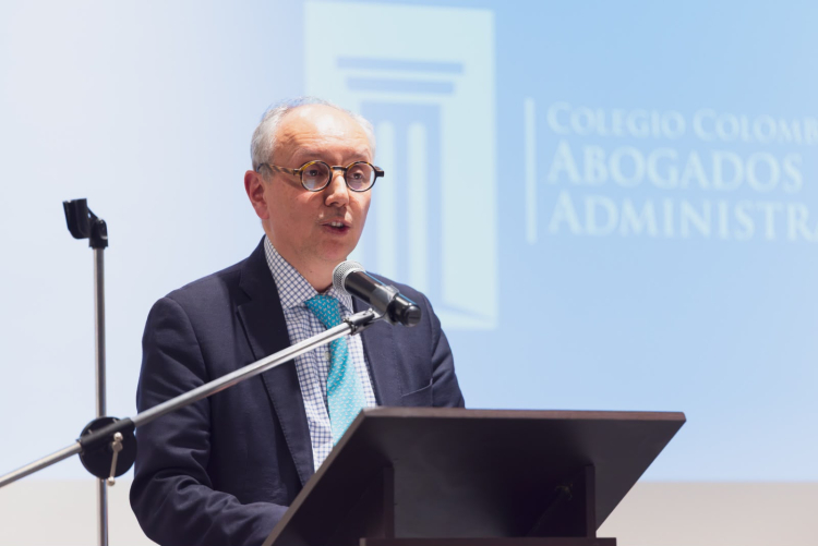 Colegio Colombiano de Abogados Administrativistas otorgó por primera vez la distinción Alberto Hernández Mora a 14 juristas por sus aportes al derecho administrativo