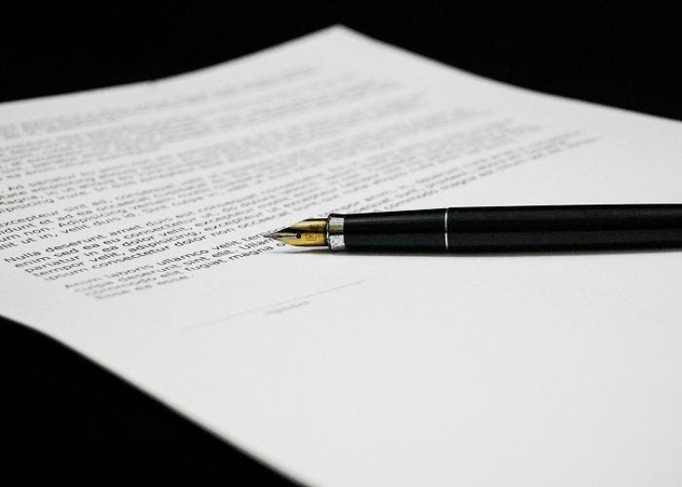 Interpretación prejudicial de la Comunidad Andina sobre el concepto de marca evocativa y los requisitos para su registro