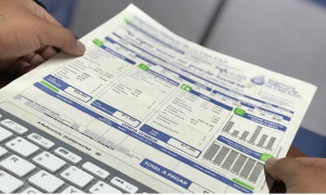 CRA: se considera como residencial, sólo para efectos de facturación, a los pequeños establecimientos comerciales o industriales conexos a las viviendas con una acometida de conexión de acueducto no superior a media pulgada