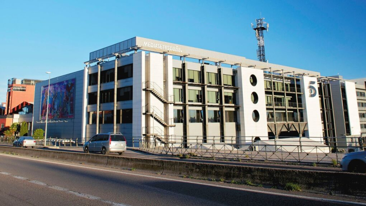 Directrices de la Oficina de Derechos de Autor de EE. UU. para registrar obras con material generado por inteligencia artificial (IA): requisitos, exclusiones y procesamientos para autoría humana