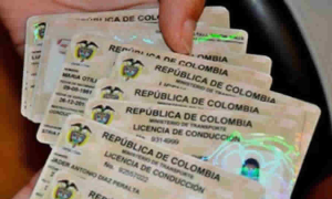 El Ministerio de Transporte aclaró que los vehículos eléctricos livianos no requieren licencia de conducción, pero sus conductores serán multados si manejan bajo los efectos del alcohol o sustancias psicoactivas